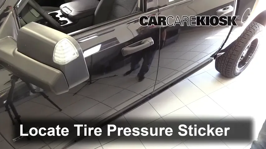 2019 Ram 1500 Classic Tradesman 5.7L V8 Crew Cab Pickup Tires & Wheels Check Tire Pressure